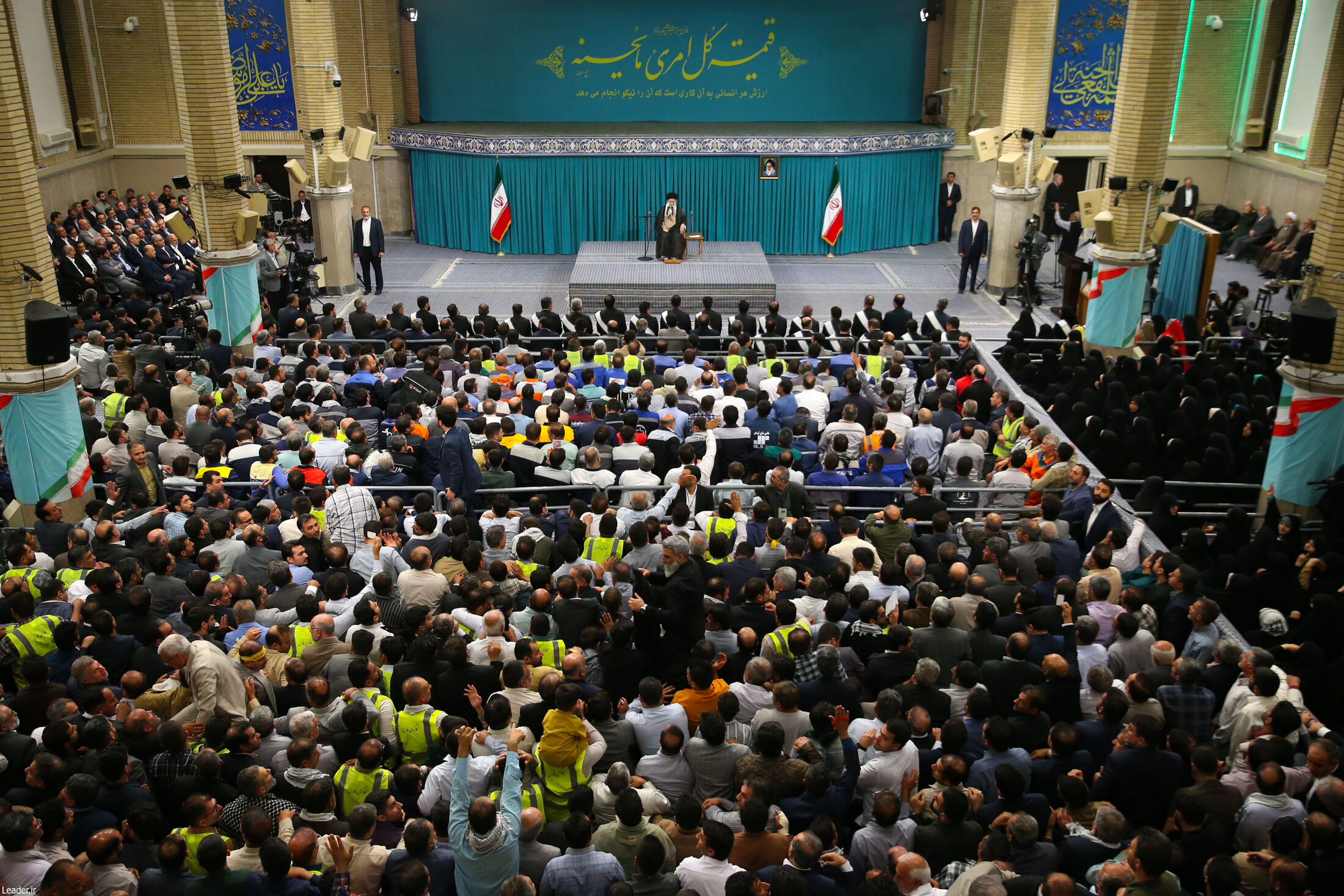 دیدار سال گذشته رهبر شهید آیت الله خامنه ای با کارگران