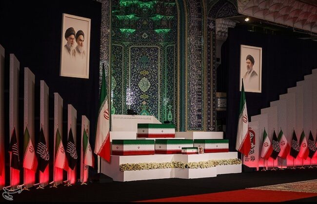 ادای احترام مهمانان و مسئولان خارجی به پیکر امام شهید در مصلی امام خمینی (ره)